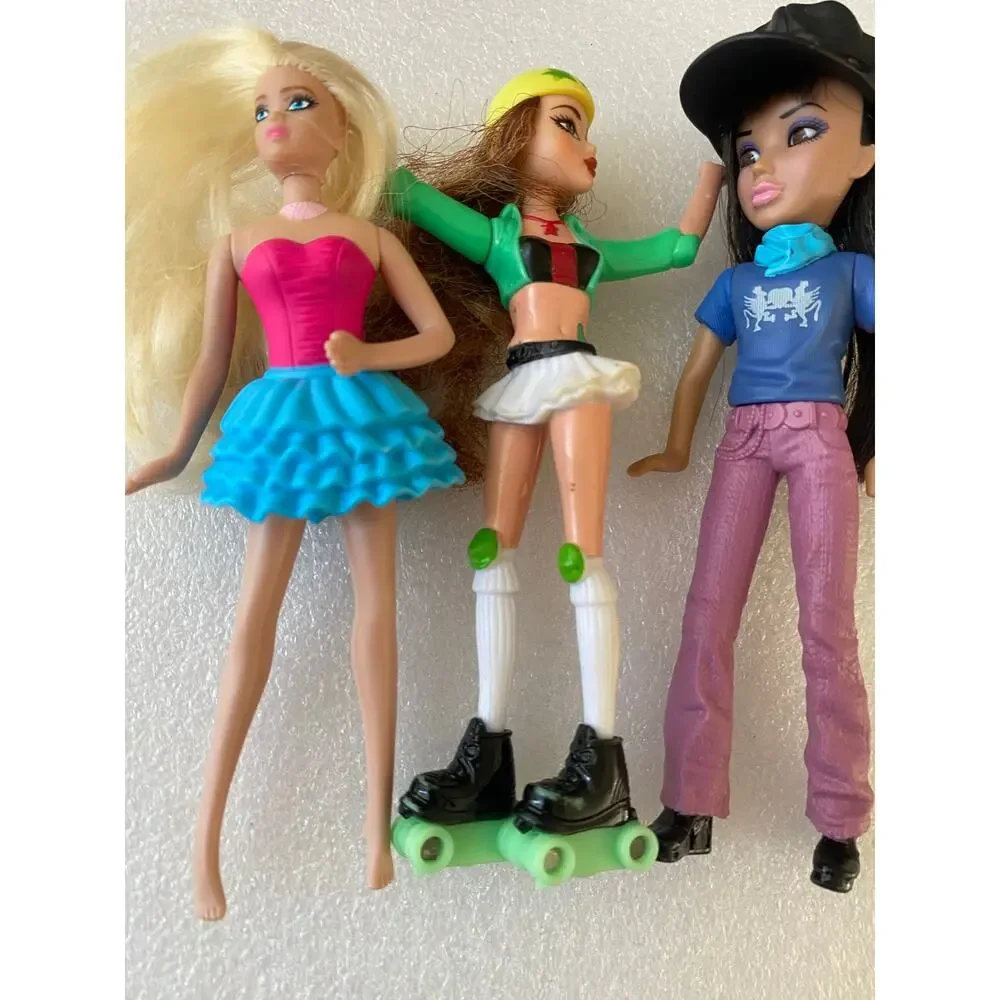 2007 Mattel Barbie McDonald's Happy Meal mini fashion and roller-skating figures
